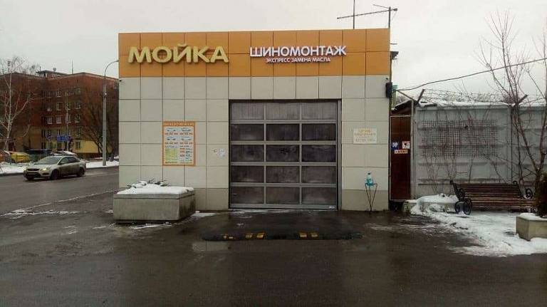 Отличные ворота, много света, теплые и бесшумные. Отличные ворота, много света, теплые и бесшумные.