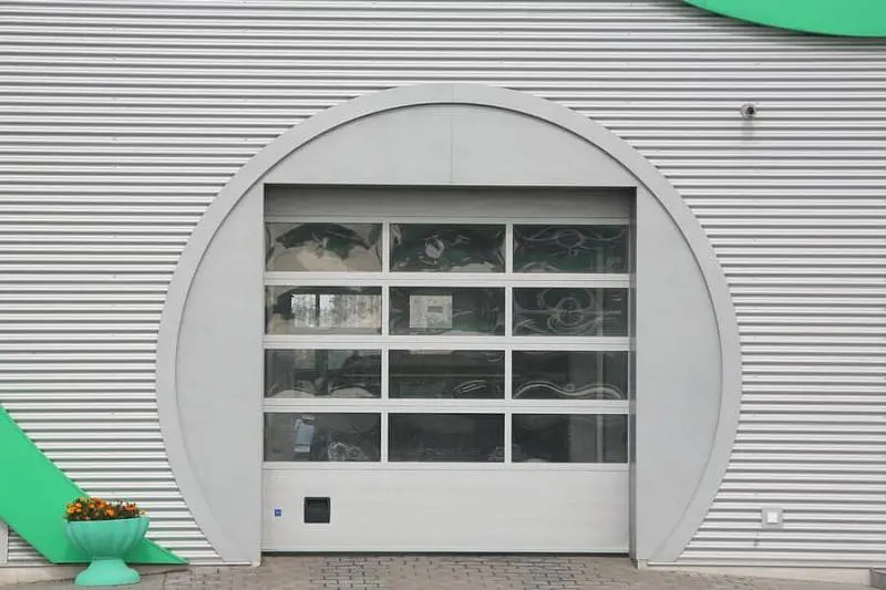 Прозрачные ворота для автомойки